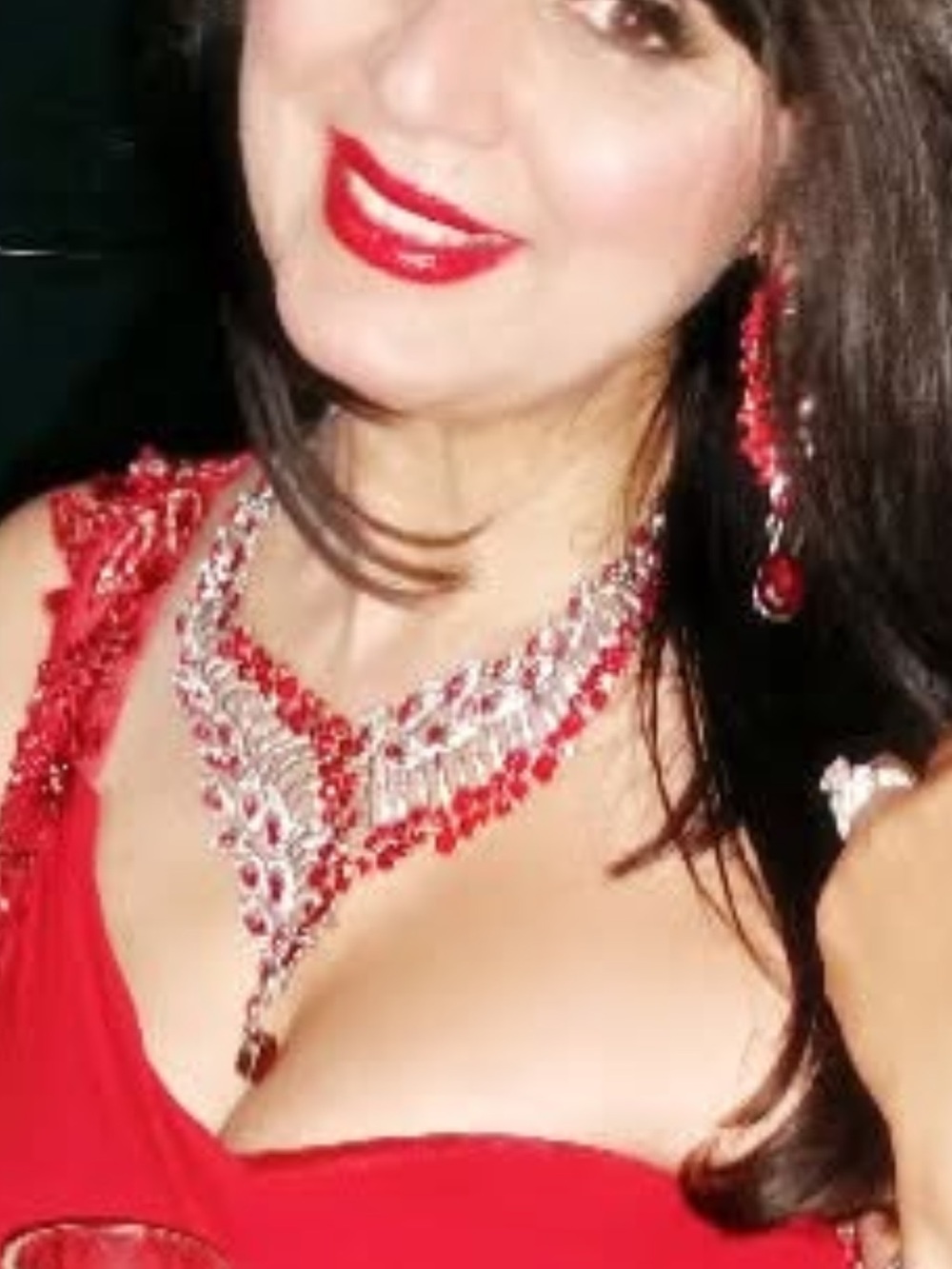 Red and clear rhinestones necklace and earrings set